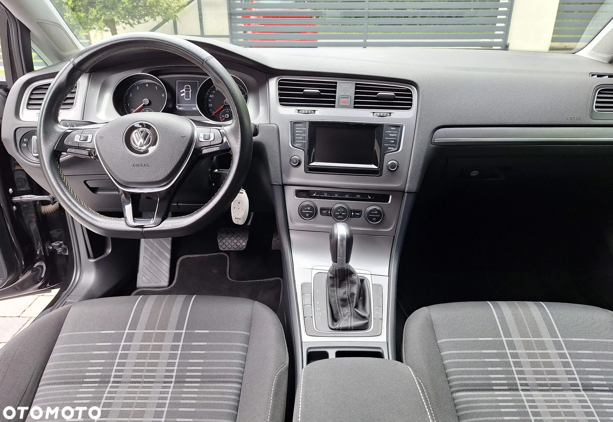 Volkswagen Golf 1.4 TSI BlueMotion Technology DSG Lounge - 9