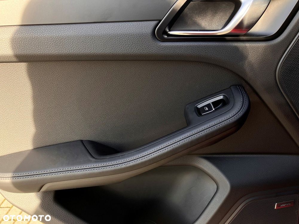 Porsche Macan T - 28