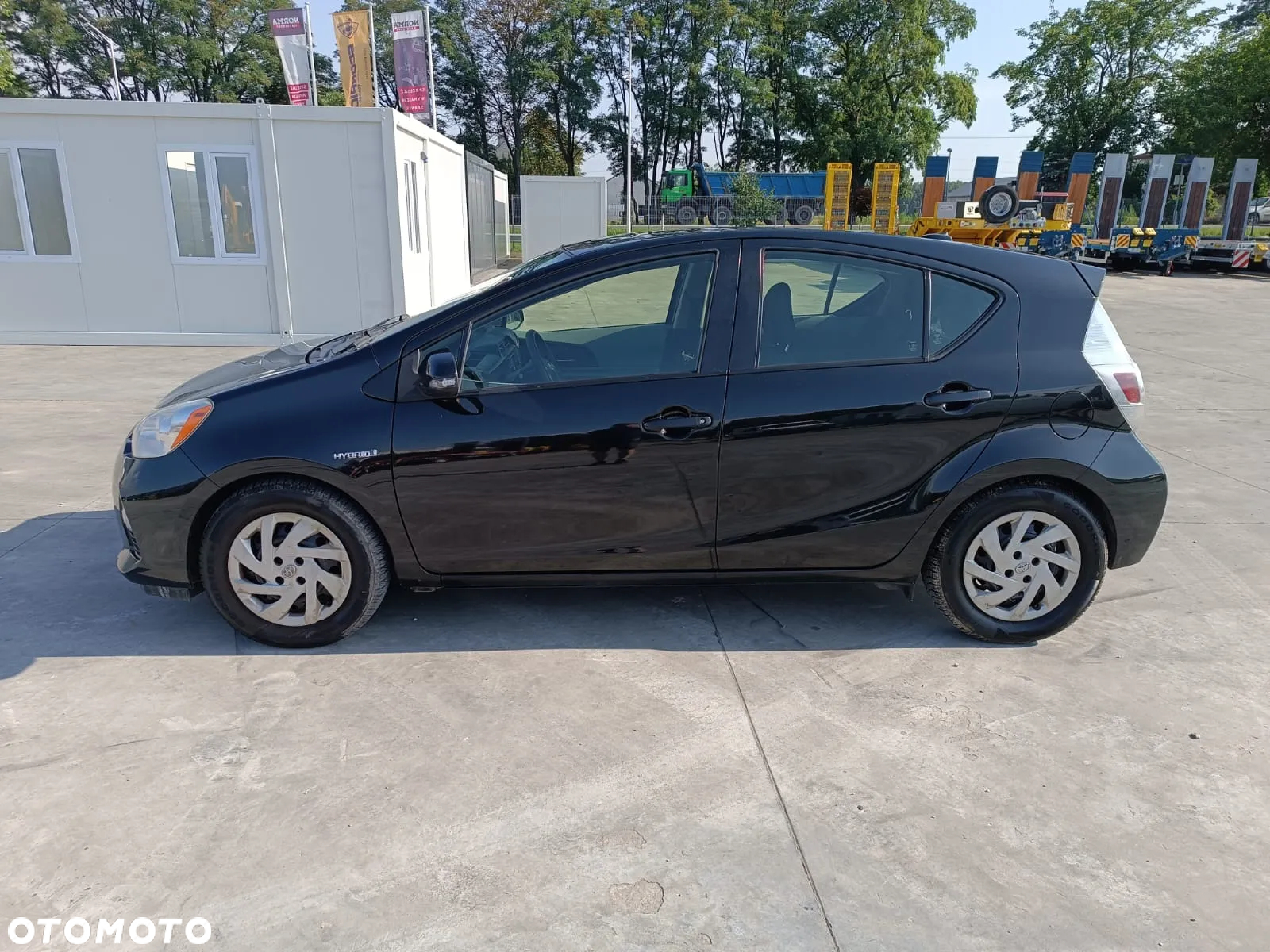 Toyota Prius (Hybrid) - 2