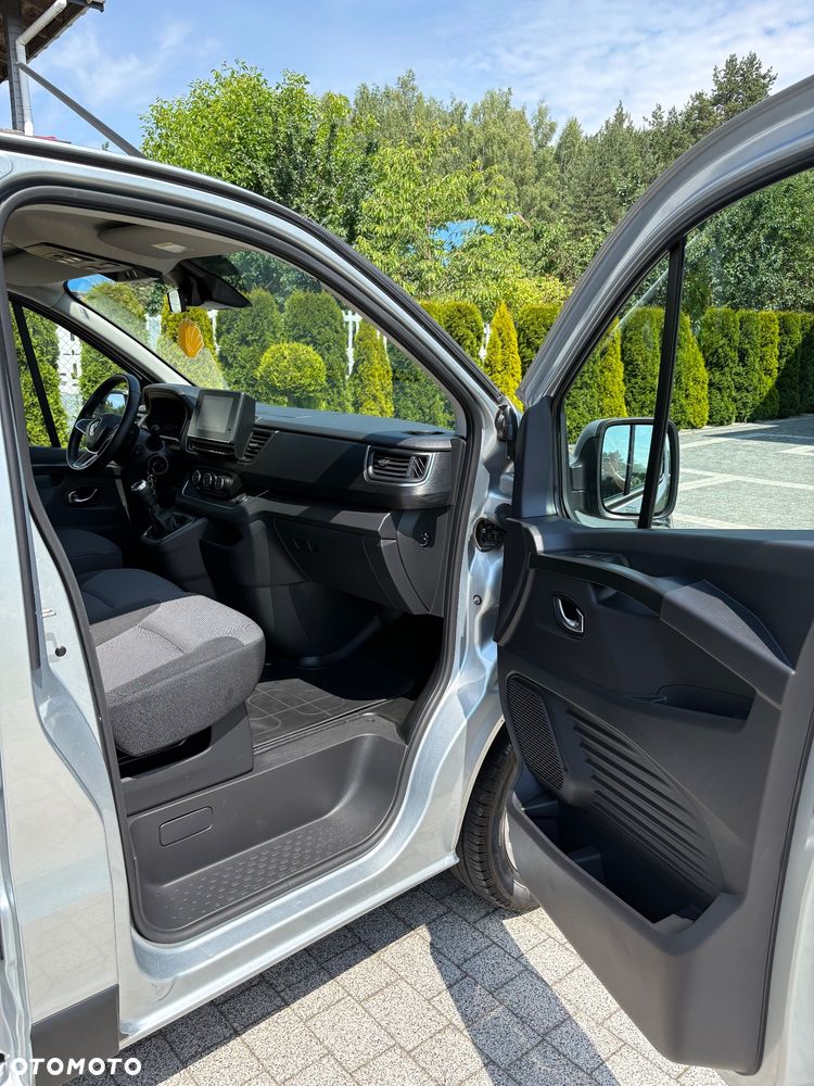 Renault Trafic 2.0 dCi - 10
