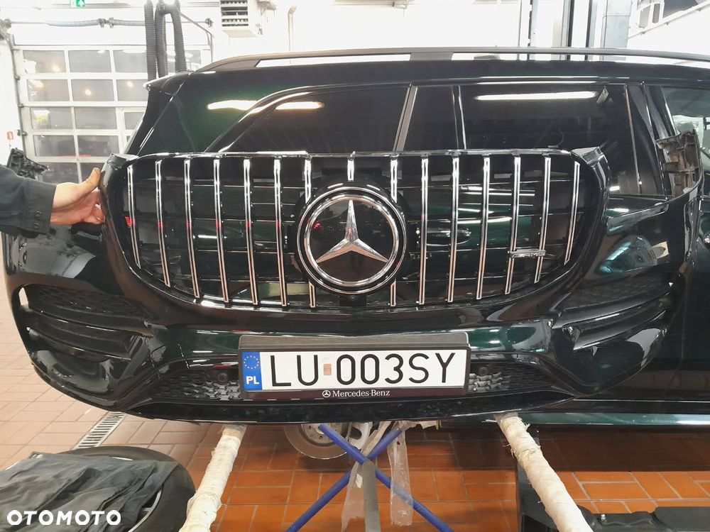 Mercedes-Benz GLS - 12