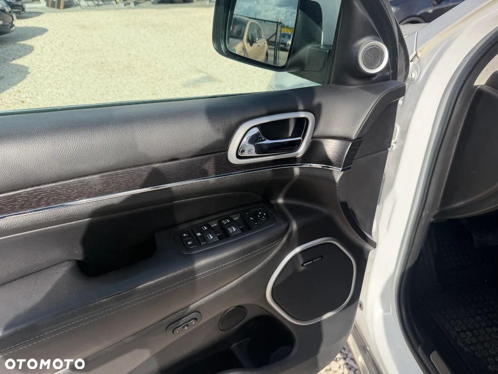 Jeep Grand Cherokee - 19
