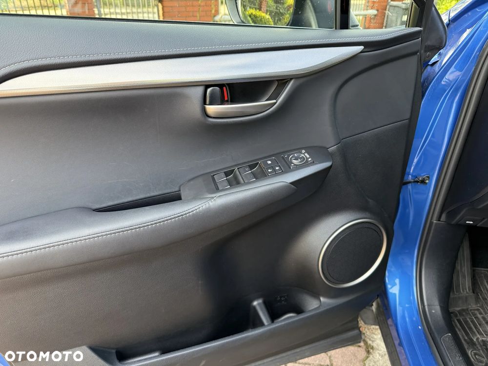 Lexus NX 300h Comfort AWD - 19