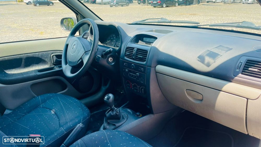 Renault Clio 1.2 16V Confort Dynamique - 12