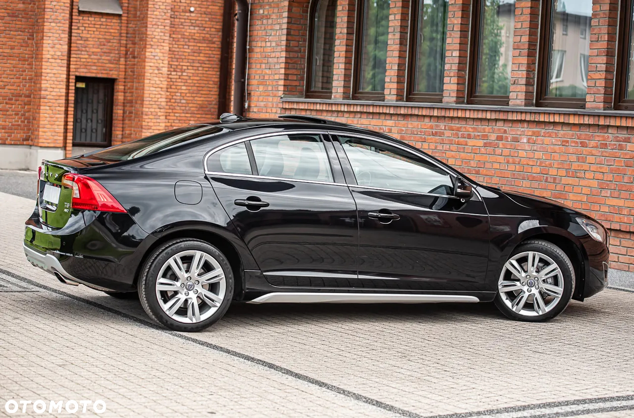 Volvo S60 T6 AWD Geartronic Summum - 4