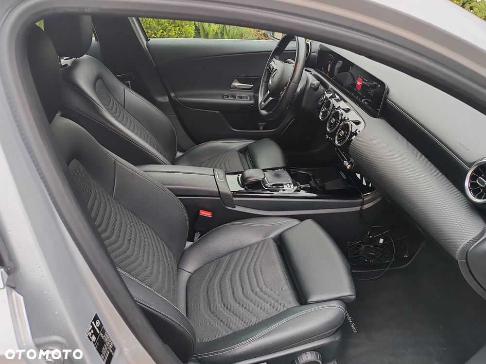 Mercedes-Benz Klasa A 180 d 7G-DCT Edition 19 - 17