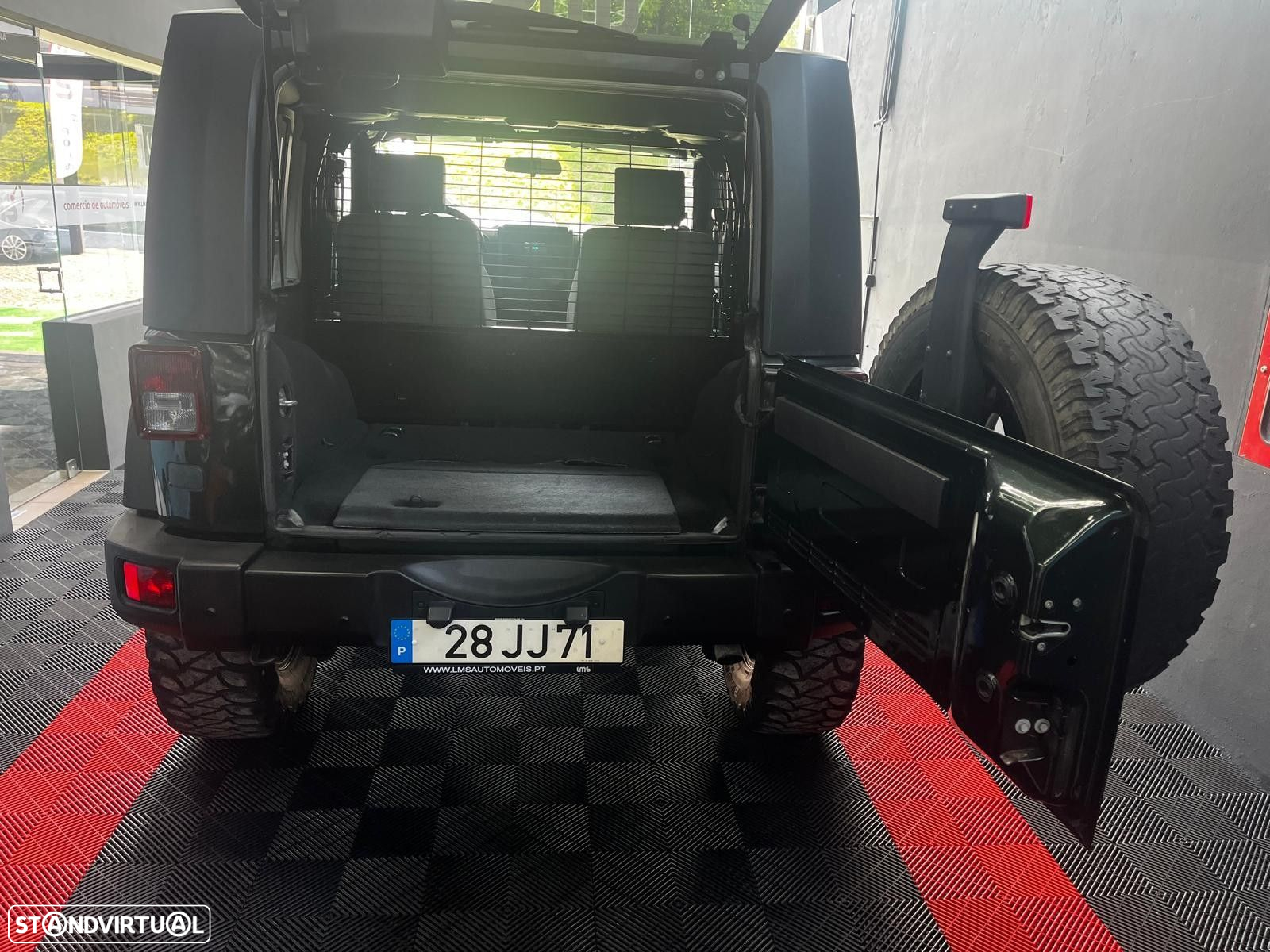 Jeep Wrangler - 8