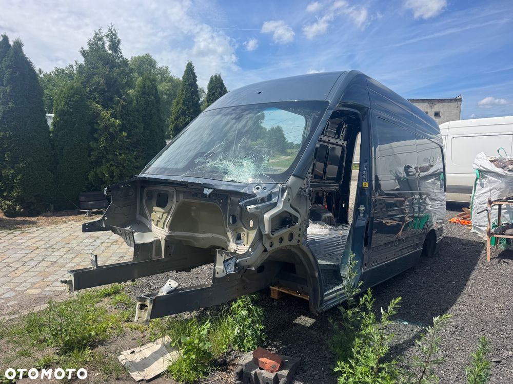 Mercedes-Benz Sprinter - 2