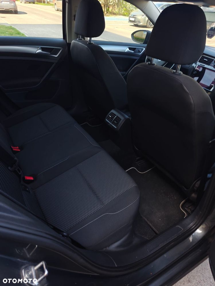 Volkswagen Golf - 11