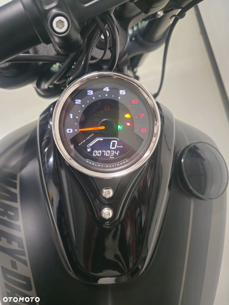 Harley-Davidson Softail Fat Bob - 10