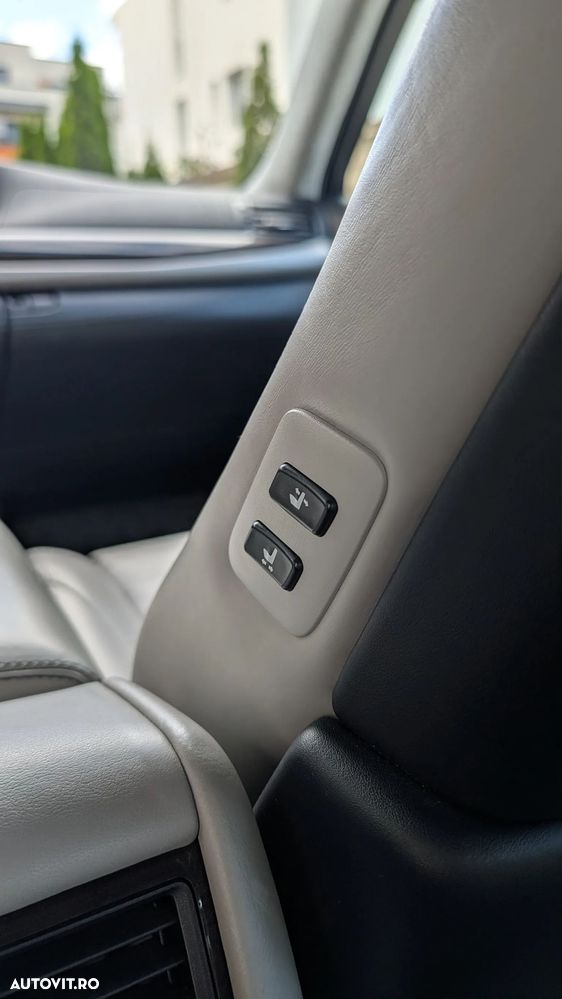 Lexus Seria LS - 12