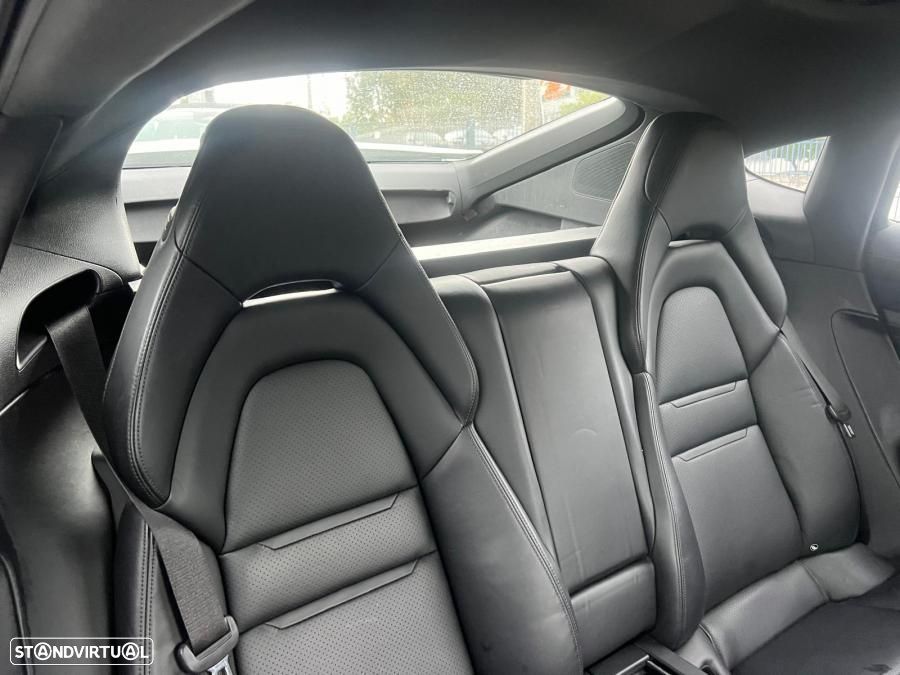Porsche Panamera 4 E-Hybrid - 8
