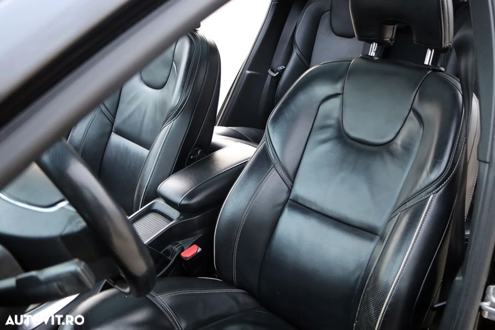 Volvo V40 D3 R-Design - 19