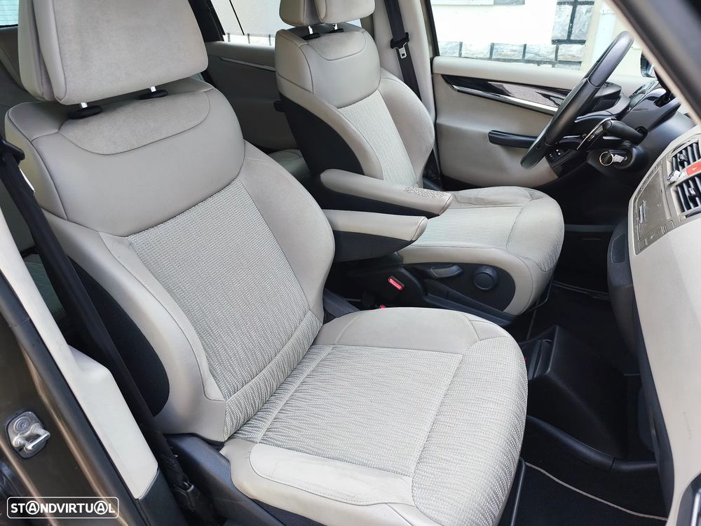 Citroën C4 Picasso 1.6 e-HDi FAP EGS6 Exclusive - 10