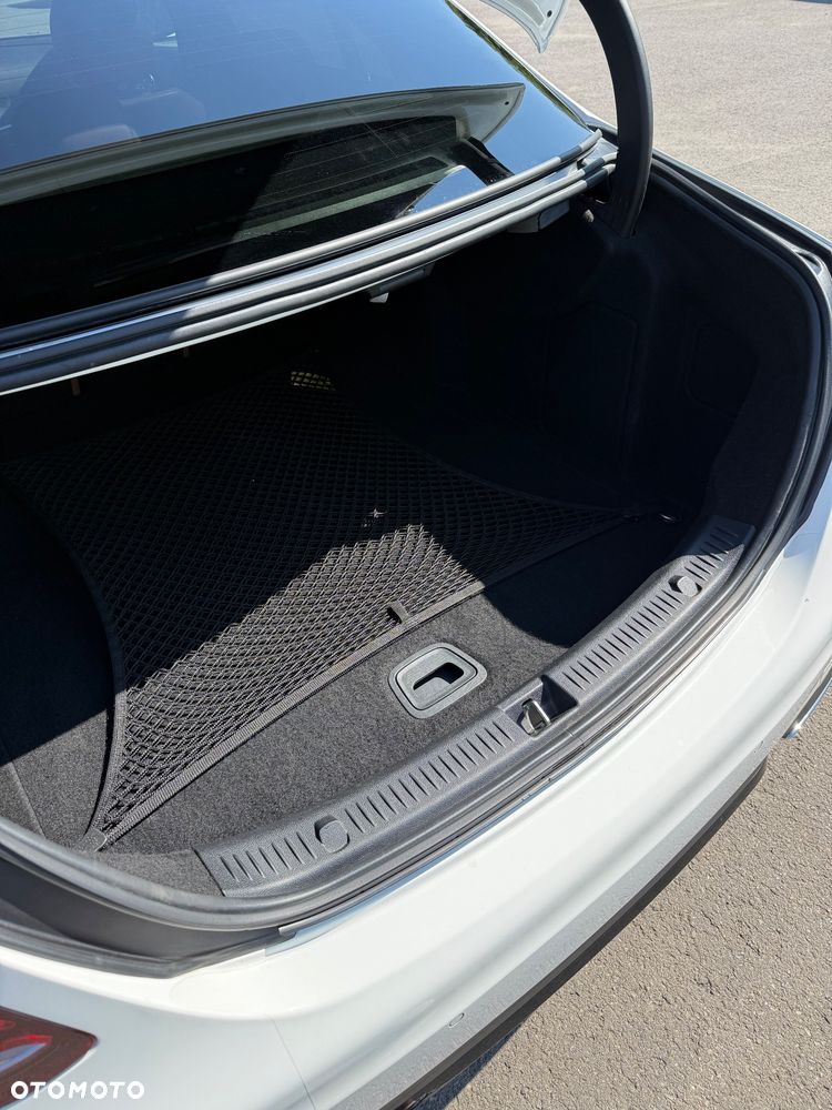 Mercedes-Benz Klasa E 220 d 4-Matic 9G-TRONIC - 15