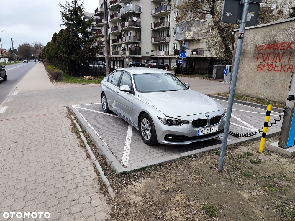 BMW Seria 3 330i Sport Line - 3