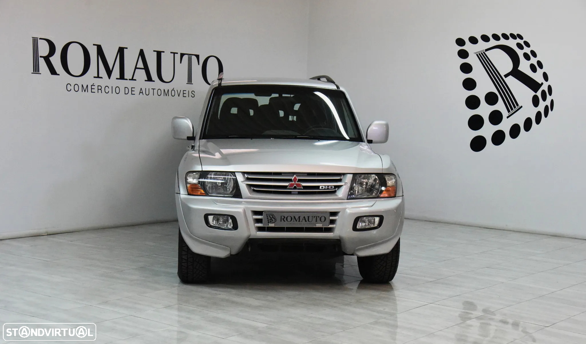 Mitsubishi Pajero 3.2 DI-D GLS Longo - 3