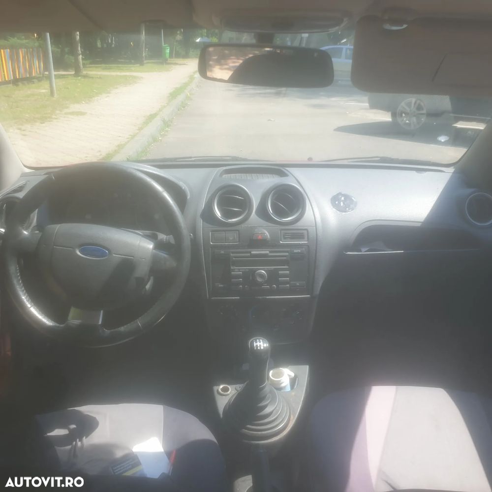 Ford Fiesta - 11