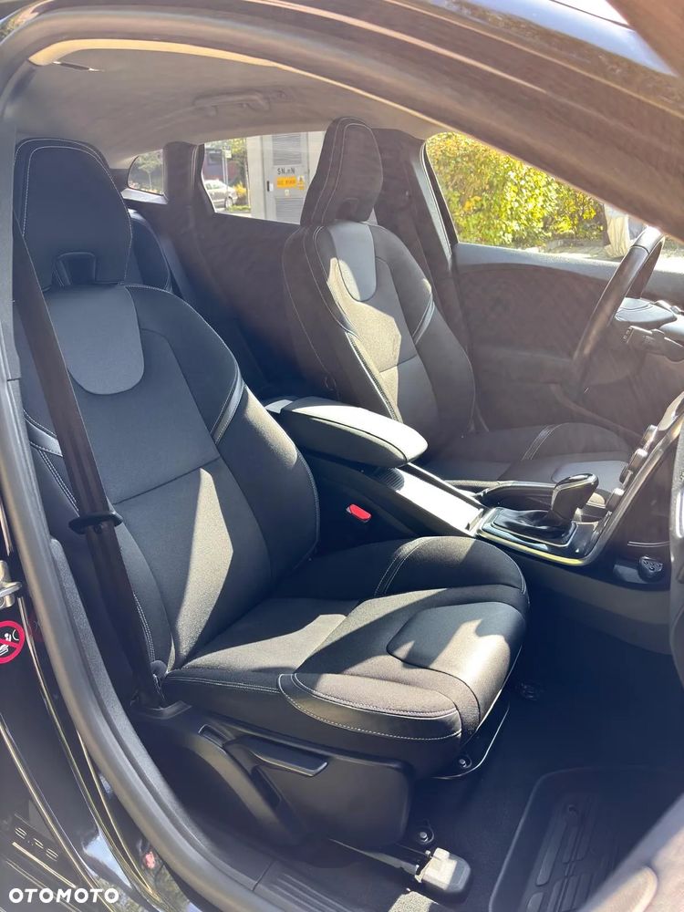 Volvo V40 D4 Geartronic Summum - 17