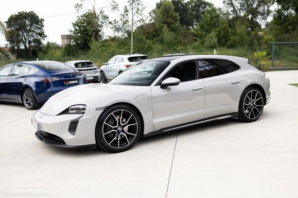 Porsche Taycan Sport Turismo - 6