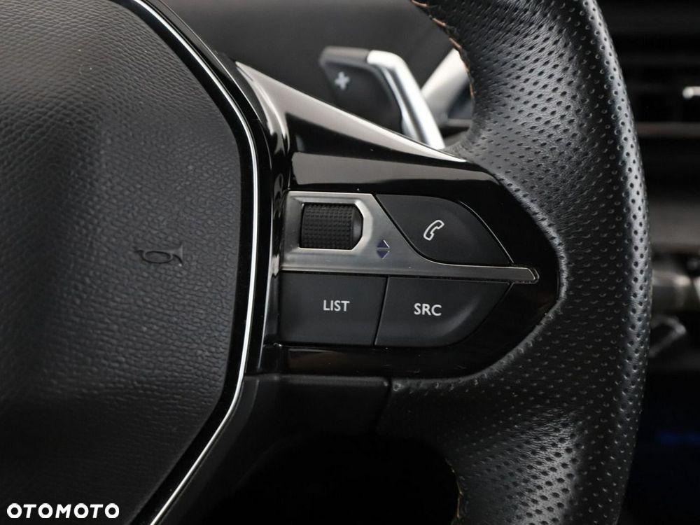 Peugeot 3008 Hybrid4 300 e-EAT8 GT Pack - 32