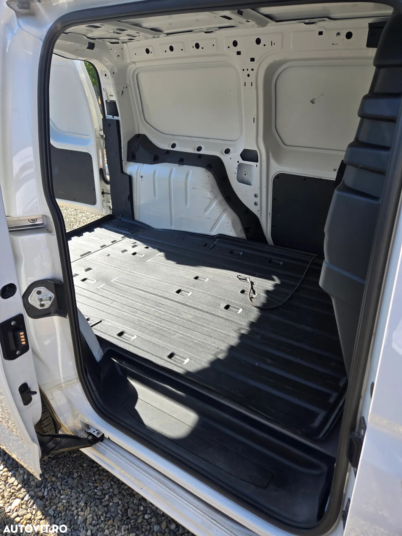 Volkswagen Caddy Maxi 2.0 TDI 90 kW DSG - 13