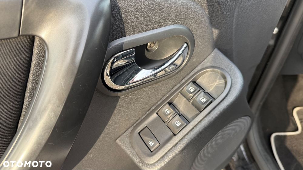 Dacia Duster 1.2 TCe Celebration - 11