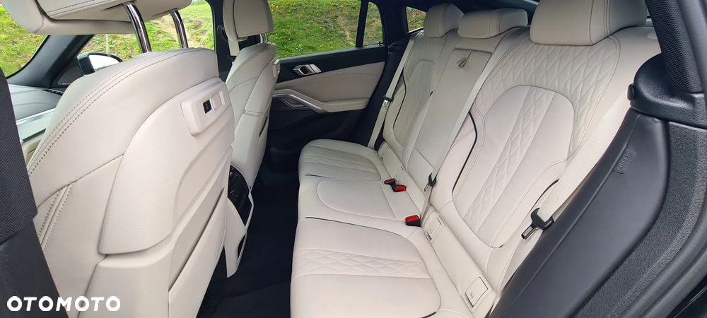 BMW X6 xDrive40i mHEV - 13