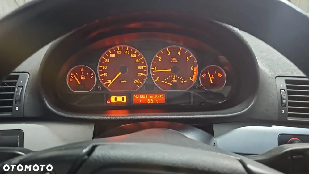 BMW Seria 3 330ix - 10