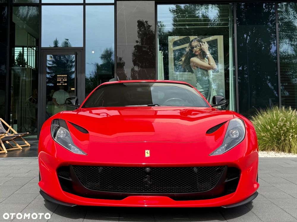 Ferrari 812 Superfast - 23