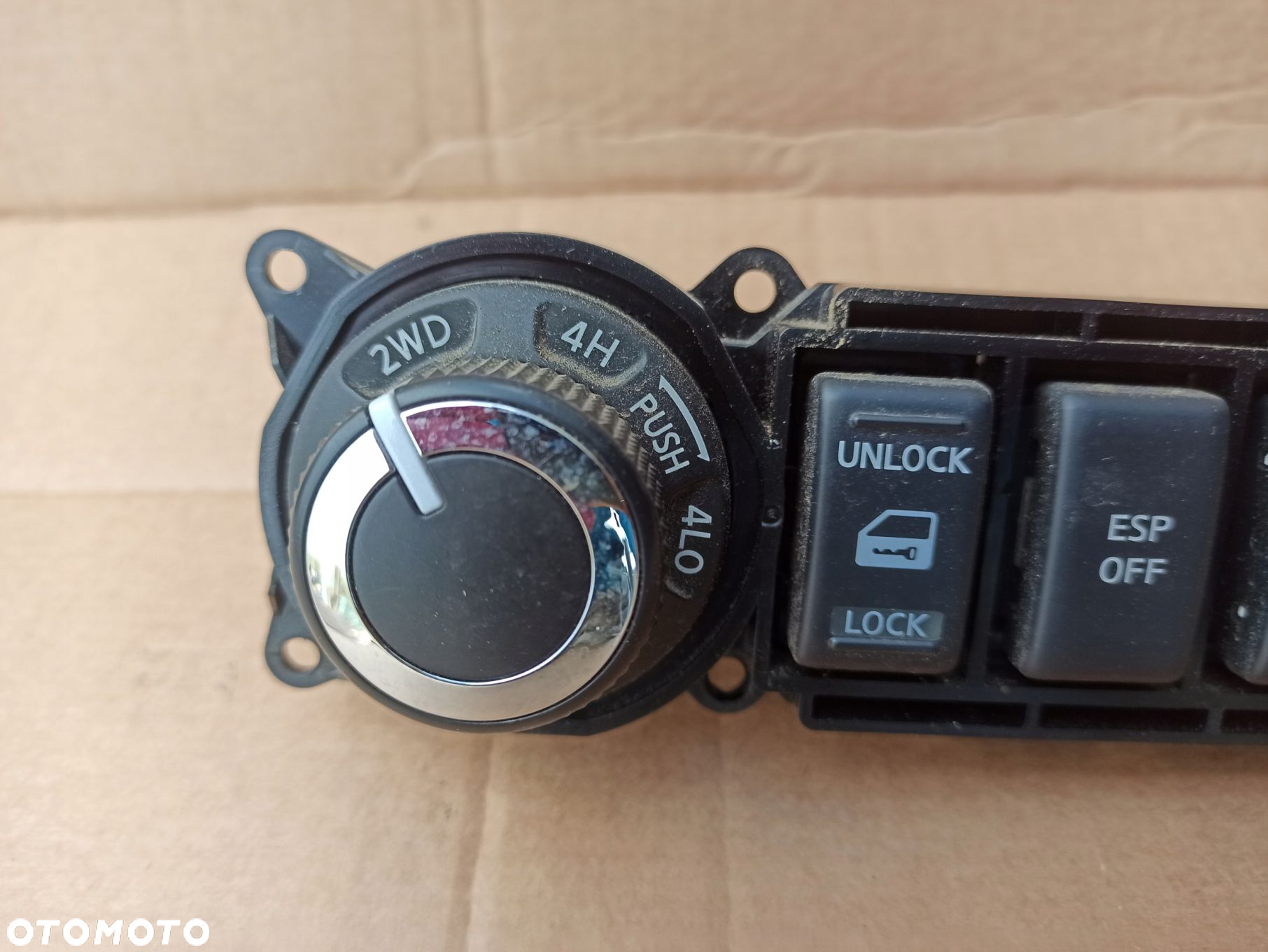 Przełącznik napędu NISSAN NAVARA D40 III EUROPA - 2