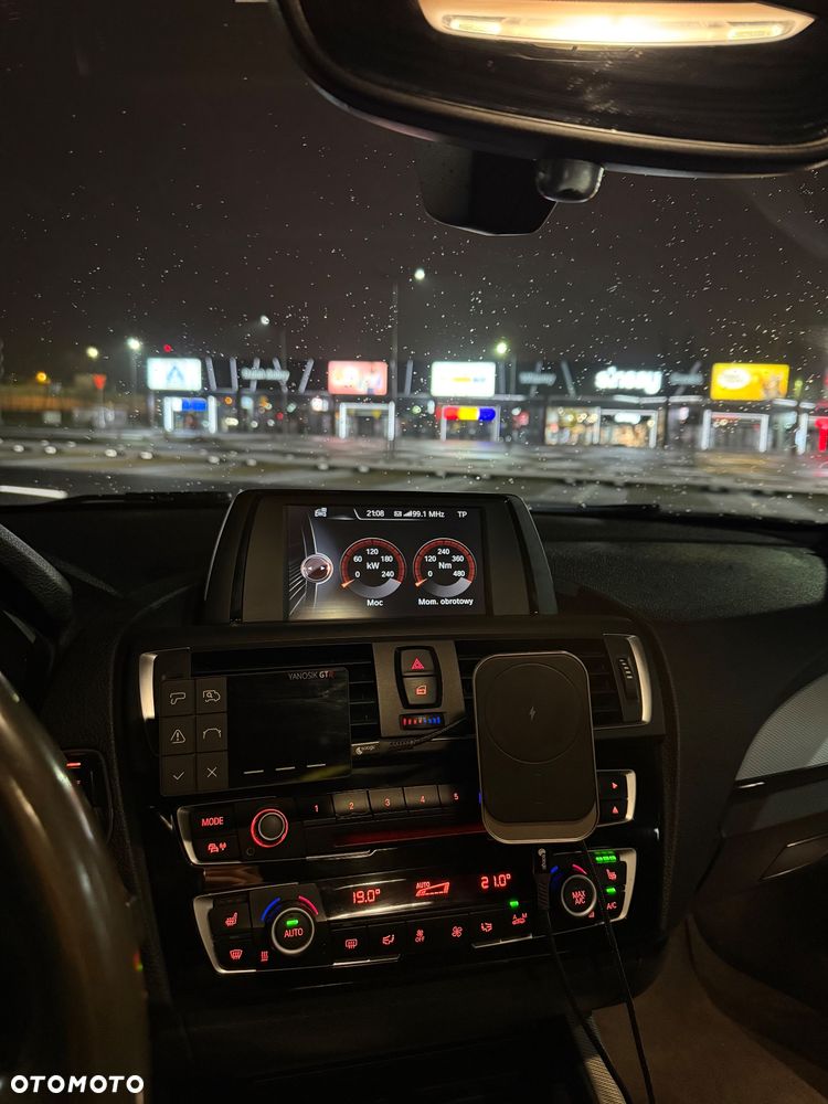 BMW Seria 2 218d - 28