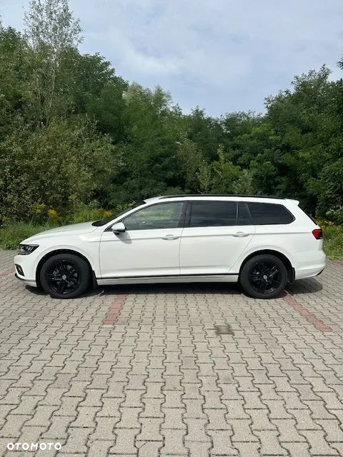 Volkswagen Passat - 4
