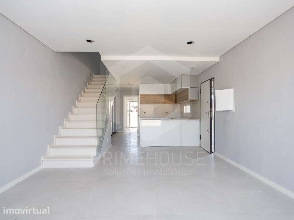 Moradia Geminada T3 | Duas Suites | Quinta das Laranjeiras - Grande imagem: 4/37