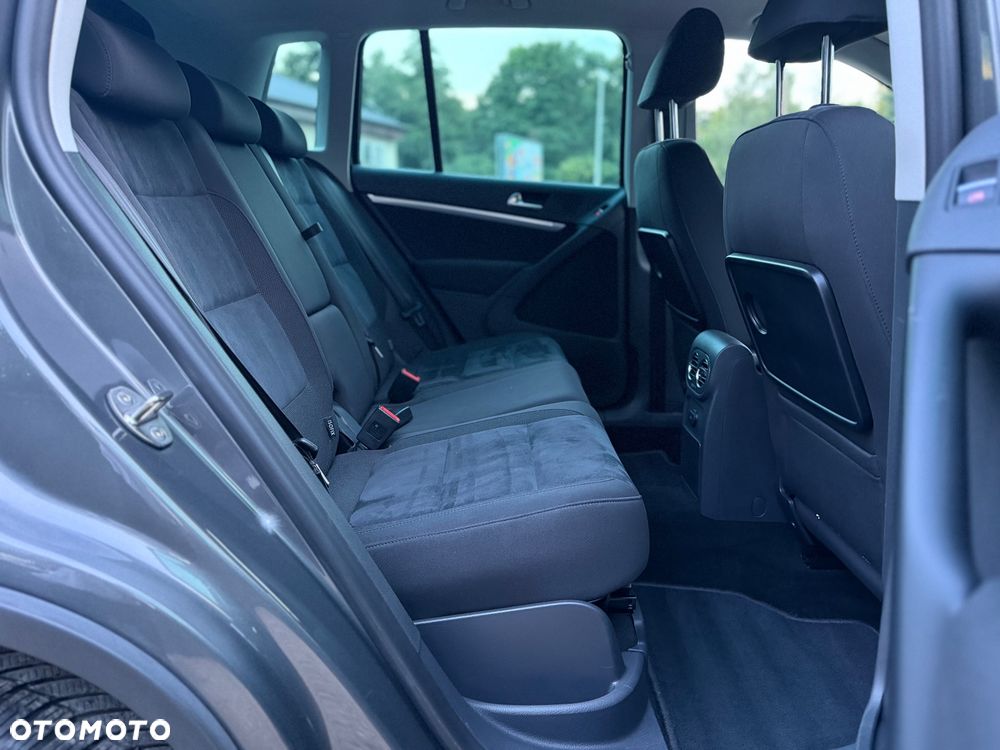 Volkswagen Tiguan 2.0 TDI DPF BlueMotion Technology Lounge Sport & Style - 29
