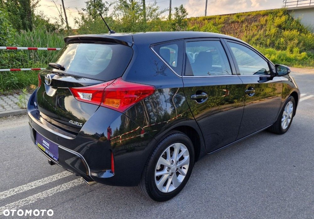 Toyota Auris 1.6 Executive - 9