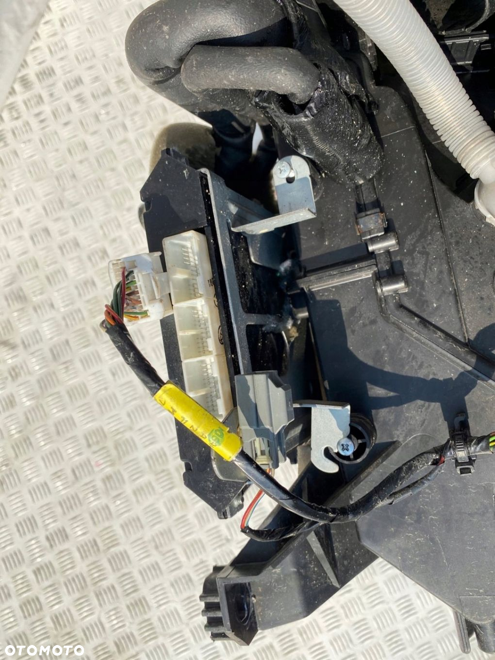 LAND ROVER DISCOVERY IV 4 NAGRZEWNICA EUROPA - 5