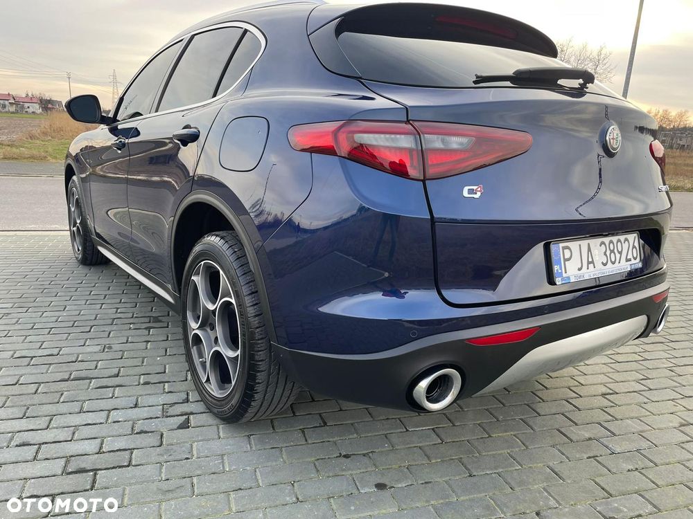 Alfa Romeo Stelvio 2.0 Turbo 16V AT8-Q4 Executive - 4