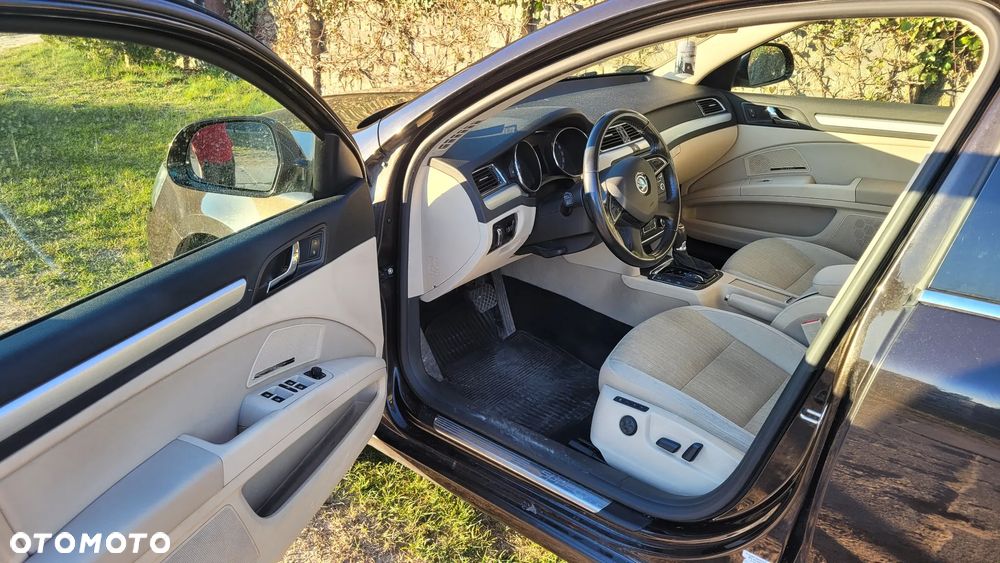 Skoda Superb 2.0 TDI 4x4 Elegance DSG - 8