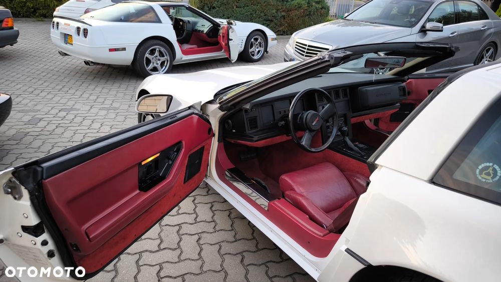 Chevrolet Corvette - 13