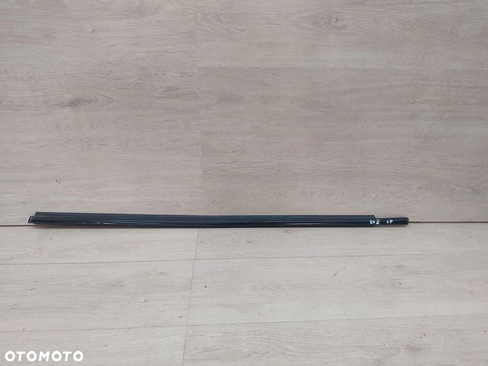 LEXUS RX II 300 350 400h listwa zgarniająca drzwi lewy przód - 1