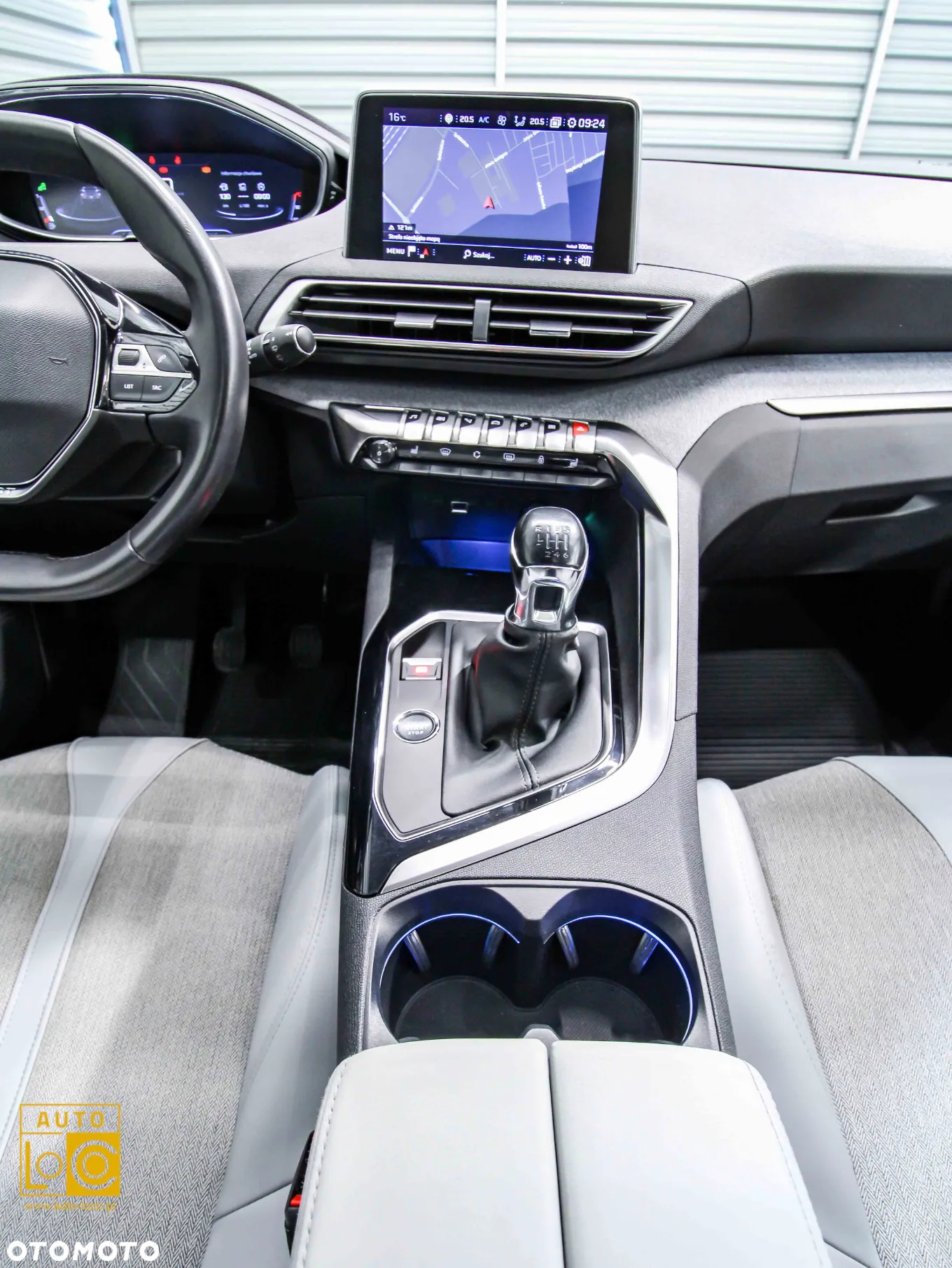Peugeot 3008 1.2 PureTech Allure S&S - 18