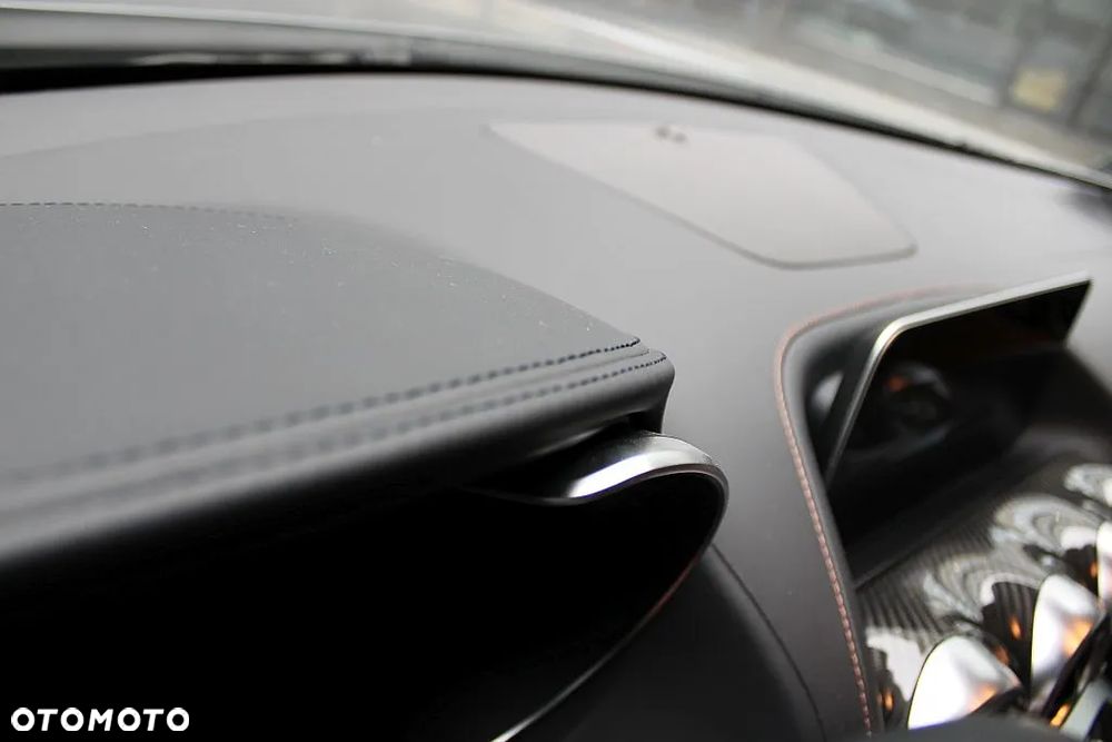 Mercedes-Benz AMG GT C - 15