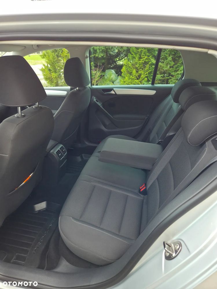 Volkswagen Golf 1.6 TDI DPF Comfortline - 14