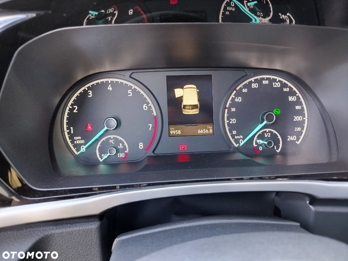 Ford Tourneo Connect - 10