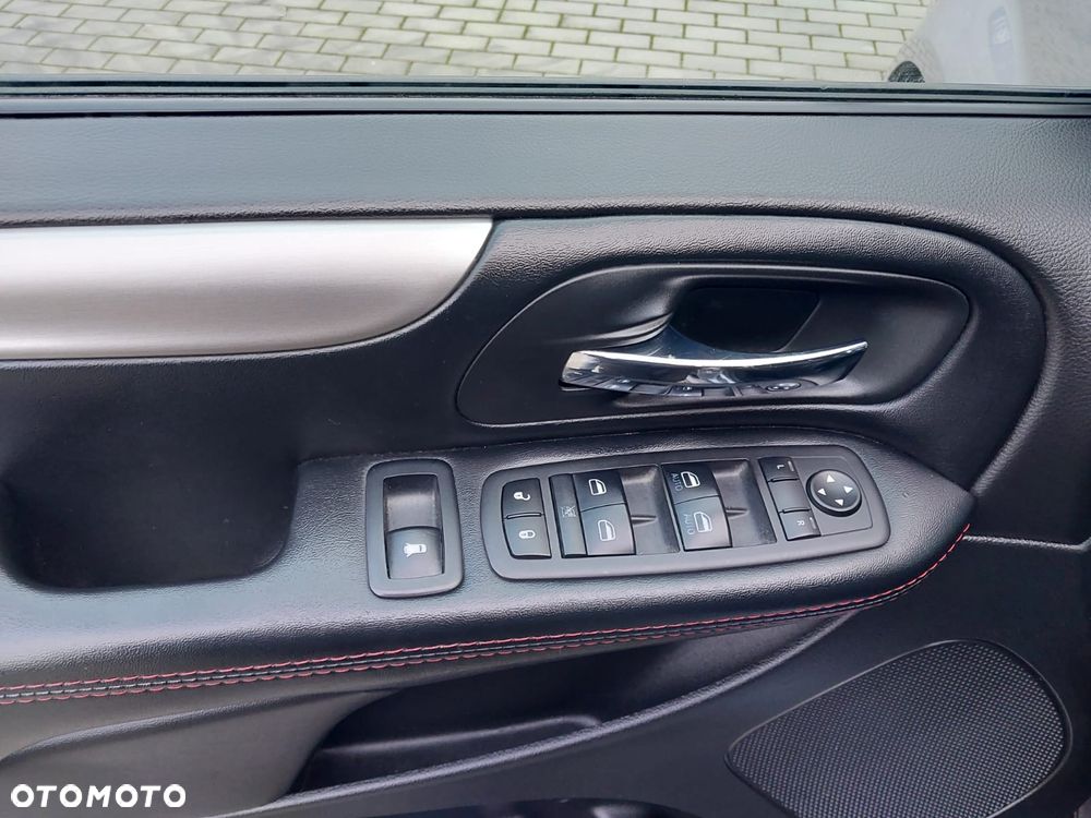 Dodge Grand Caravan 3.6 R/T - 13