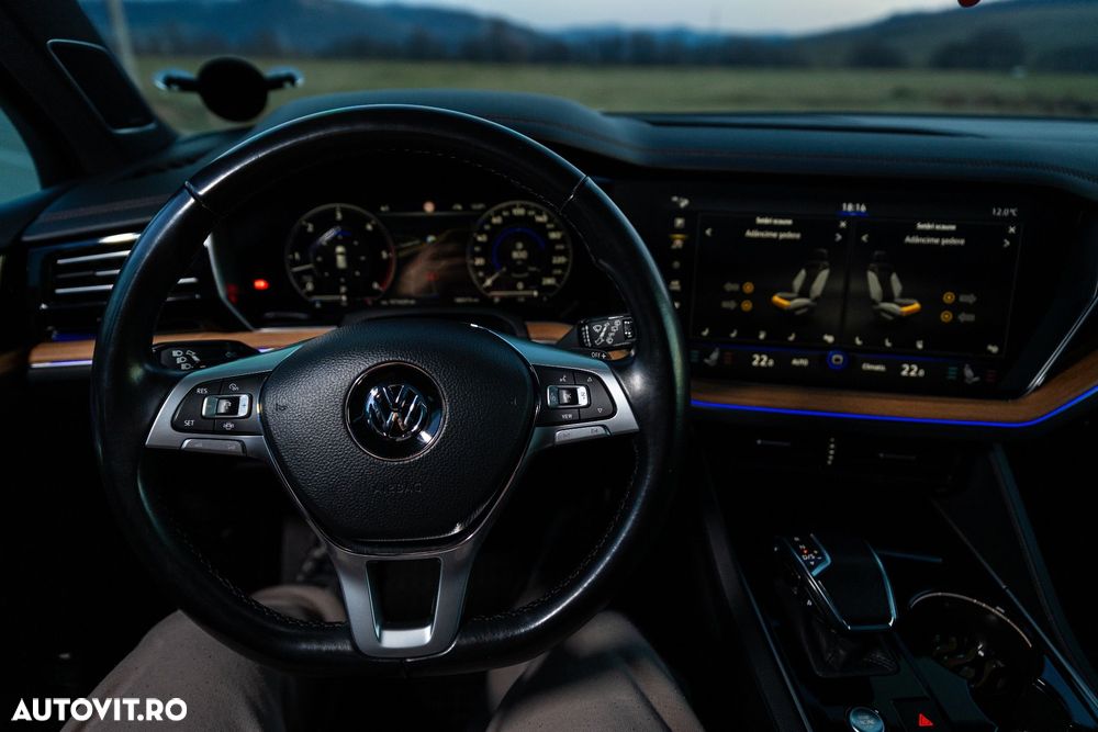 Volkswagen Touareg - 27