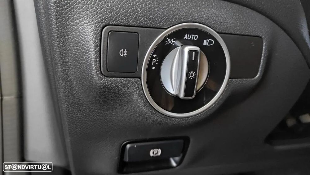 Mercedes-Benz CLA 200 - 43