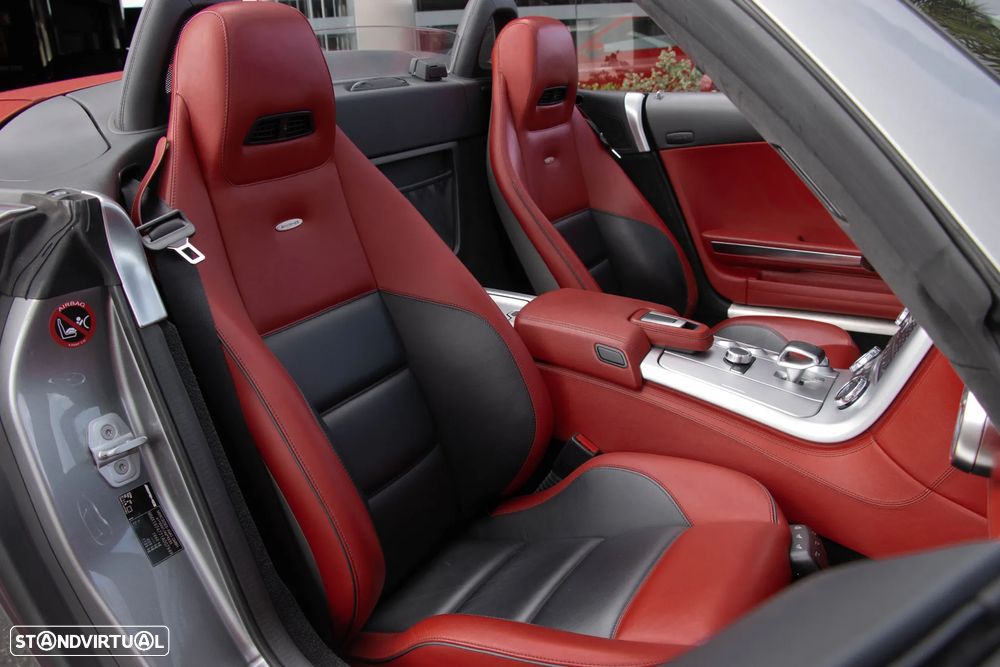 Mercedes-Benz SLS 63 AMG Roadster - 48
