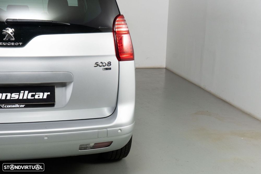 Peugeot 5008 1.6 E-HDi 7L Allure 2-Tronic - 19